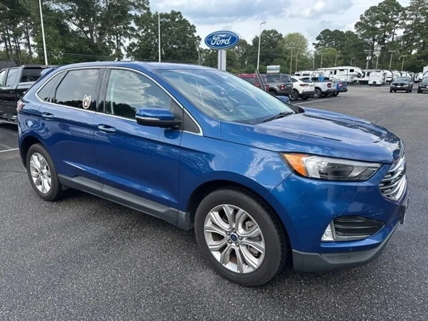 2022 Ford Edge Titanium photo 1