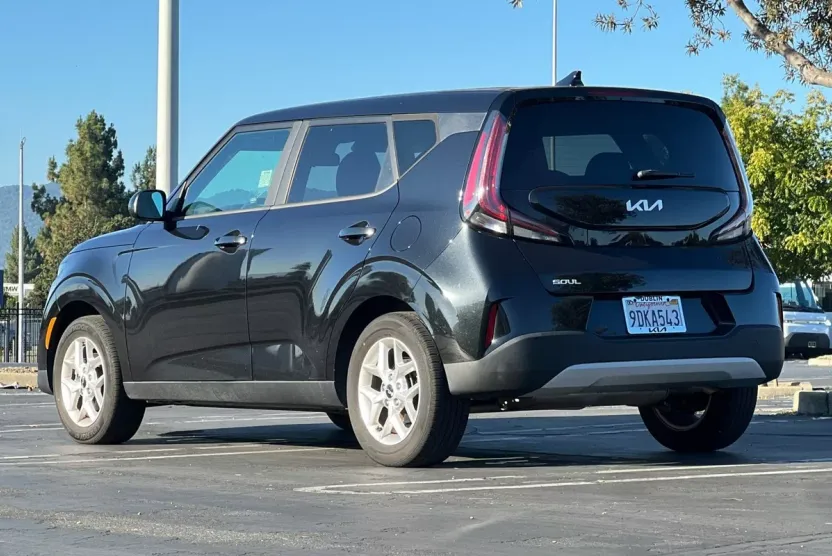 2023 Kia Soul LX photo 1