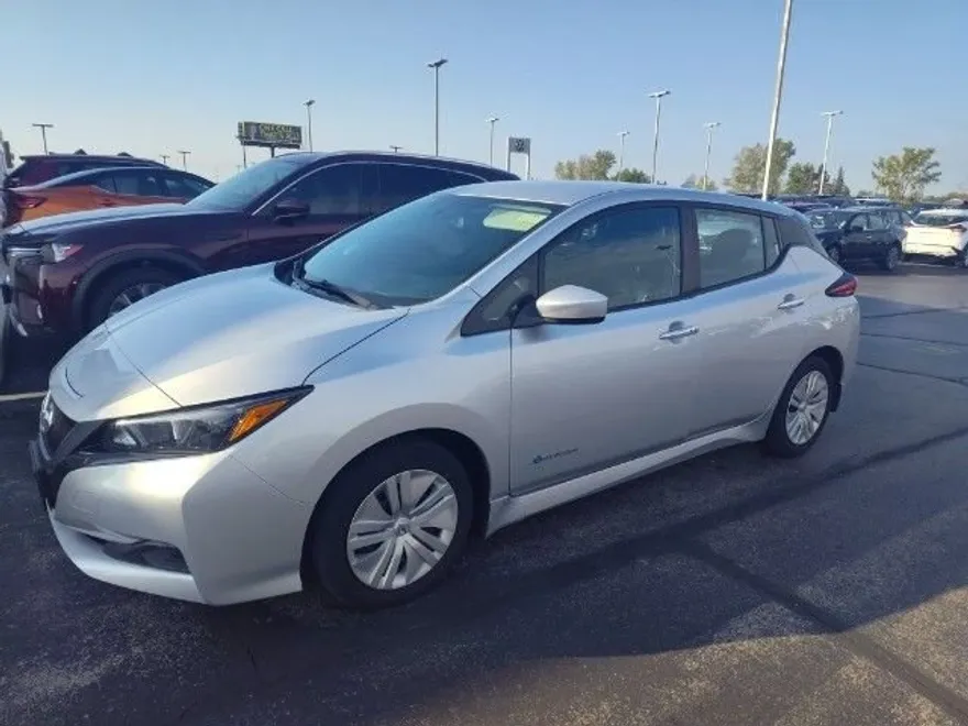 2019 Nissan Leaf S photo 1