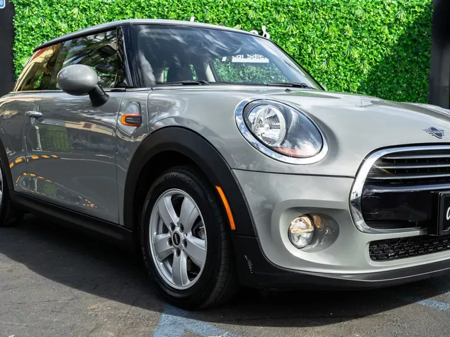 2019 Mini Cooper 2 Door Hardtop Signature photo 1