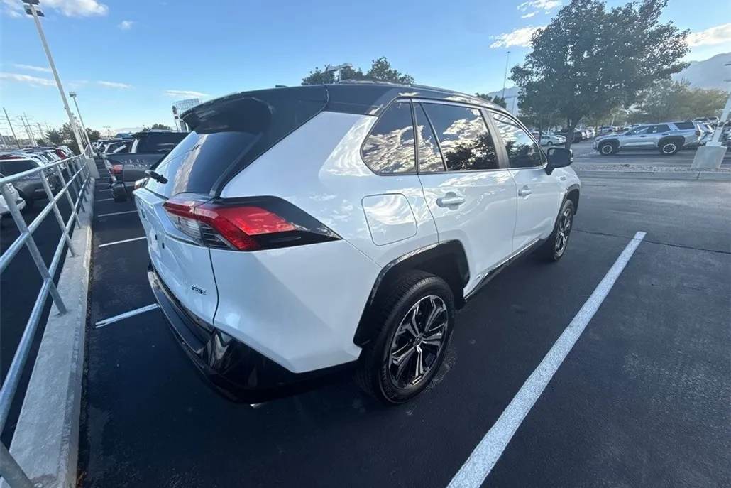 2024 Toyota RAV4 Prime XSE photo 1