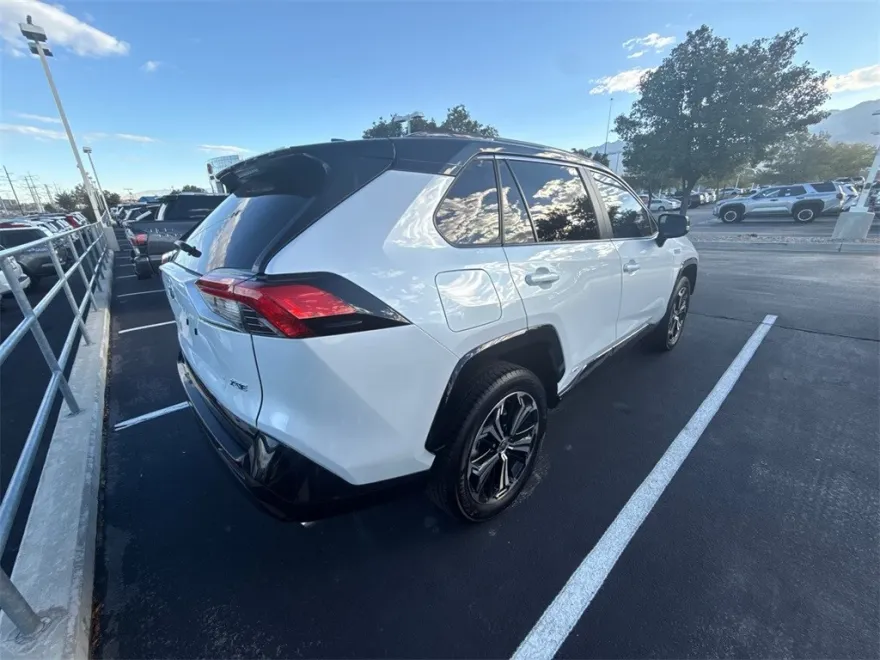 2024 Toyota RAV4 Prime XSE photo 1