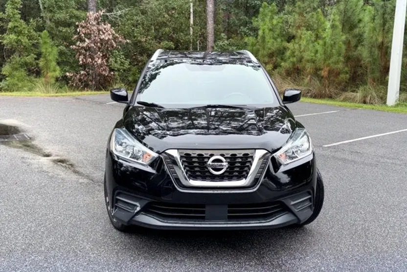 2020 Nissan Kicks SV photo 1