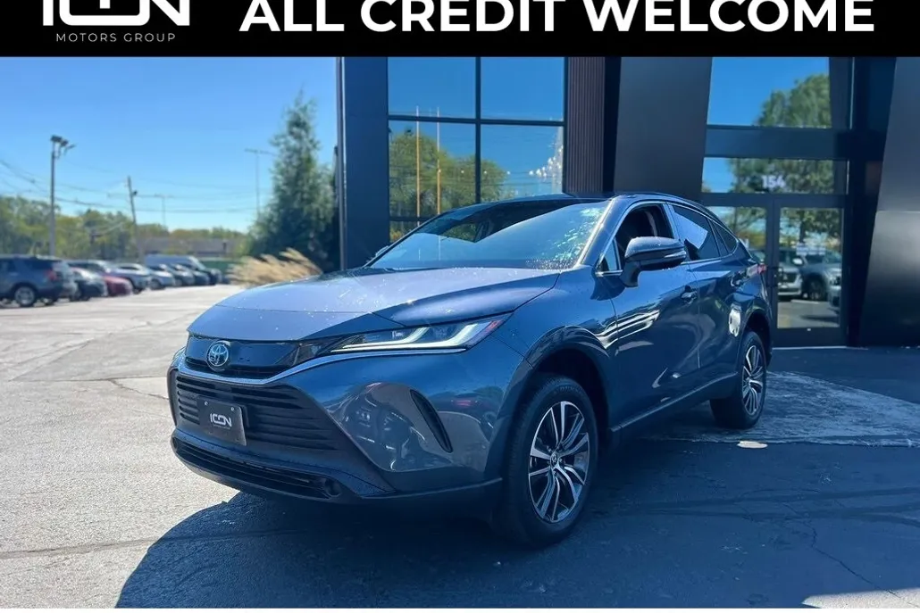 2024 Toyota Venza LE photo 1