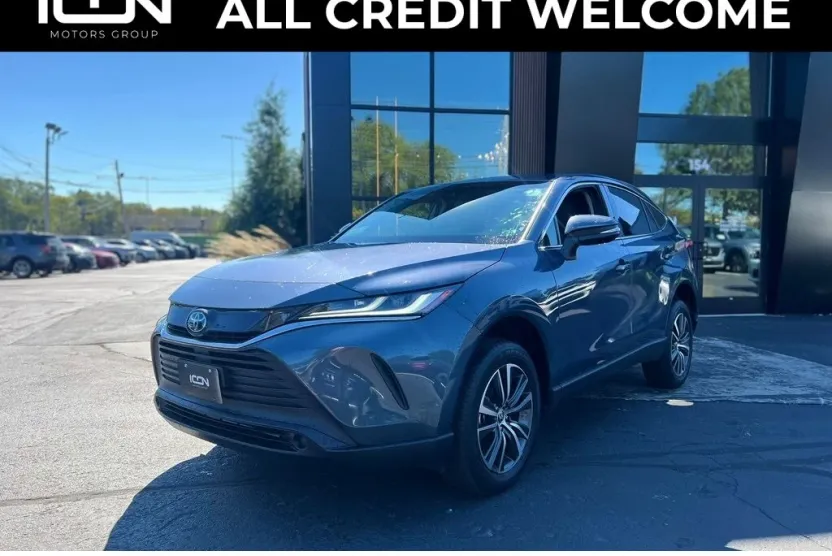 2024 Toyota Venza LE photo 1