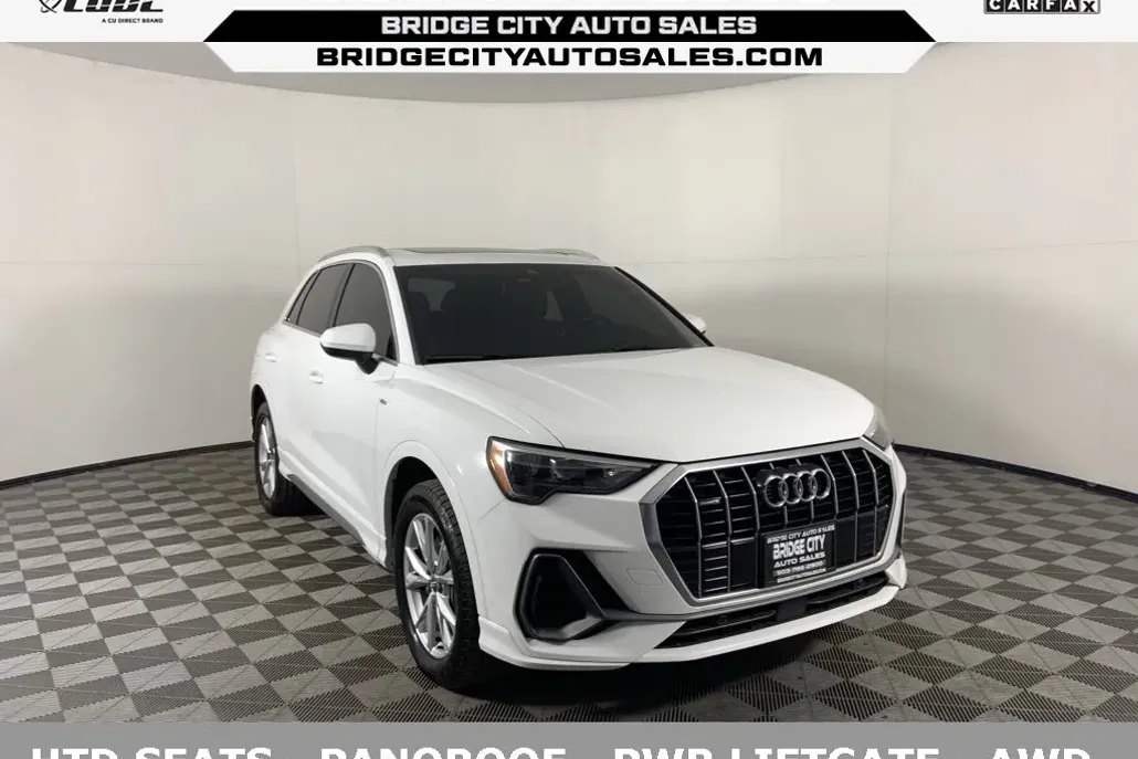 2021 Audi Q3 S line Premium 45 TFSI photo 1