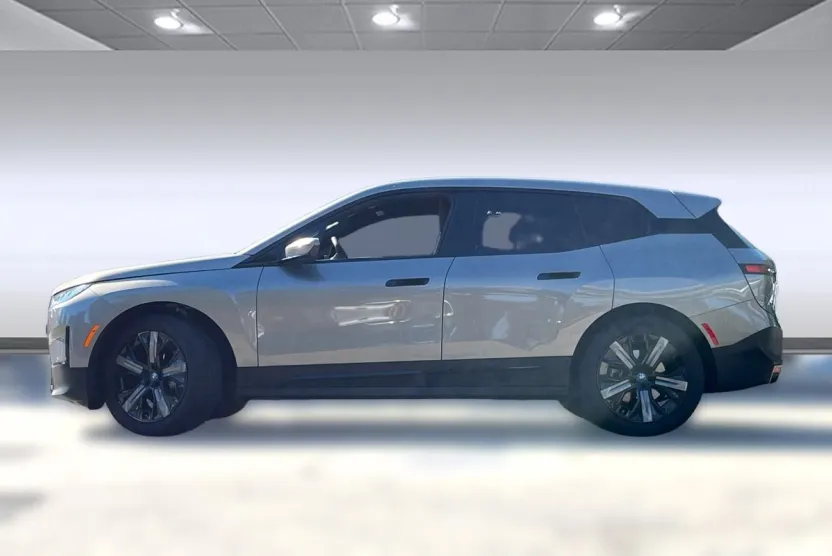 2025 Bmw iX photo 1