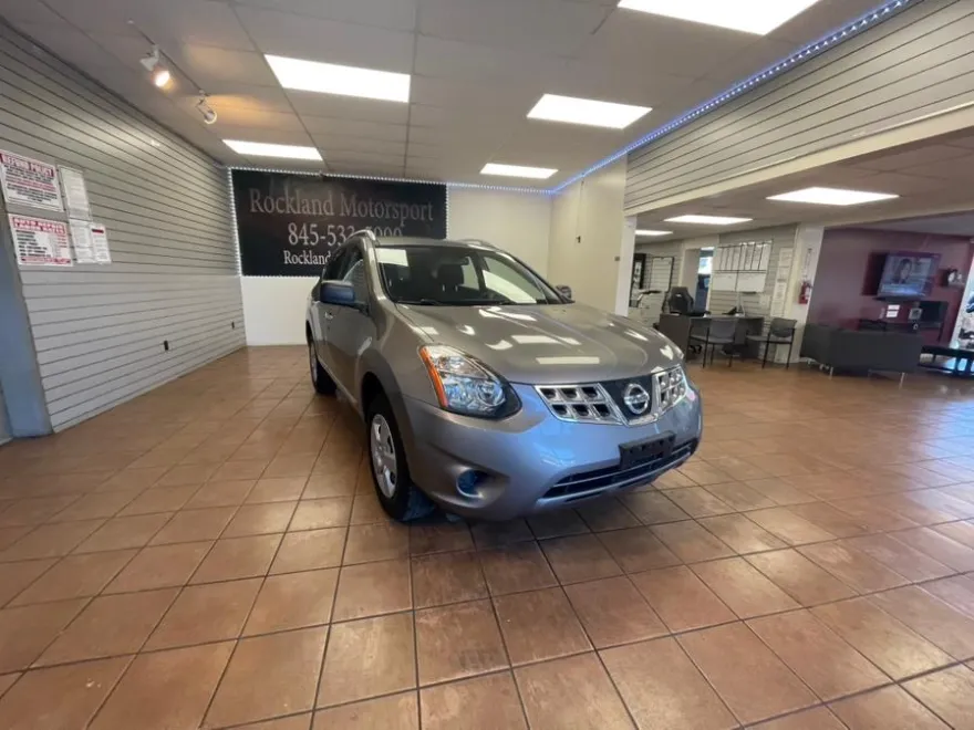 2015 Nissan Rogue Select S photo 1