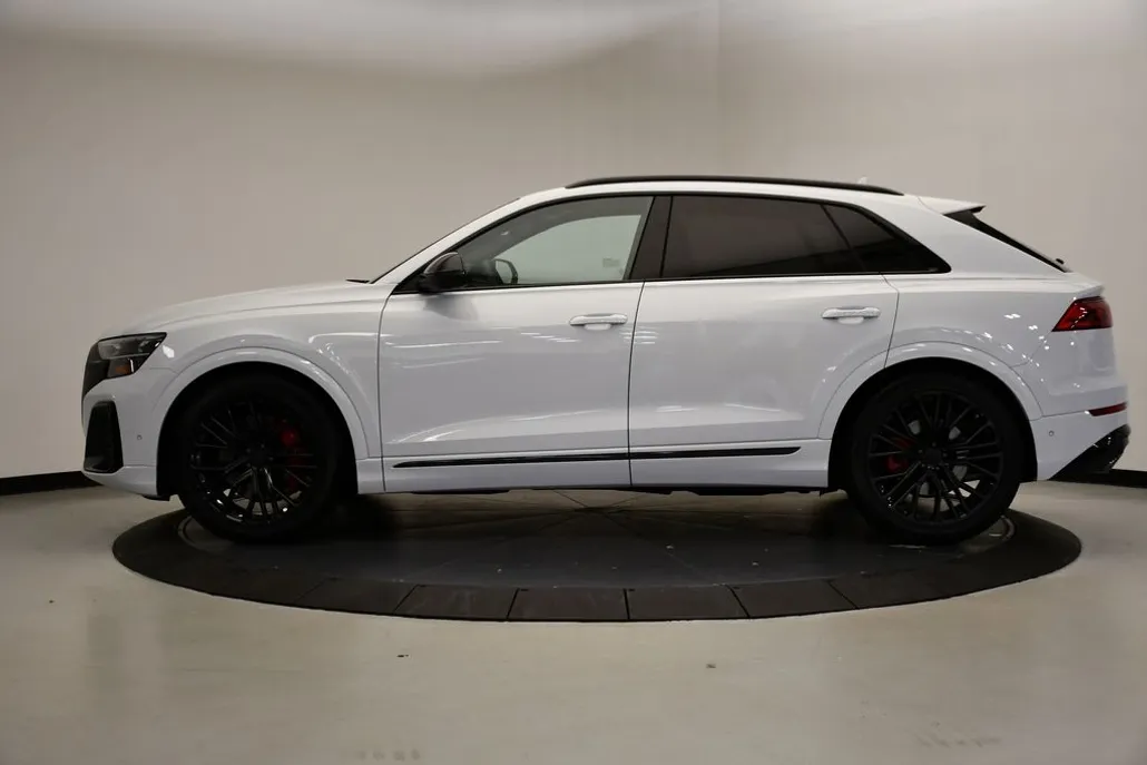 2026 Audi SQ8 Prestige photo 1