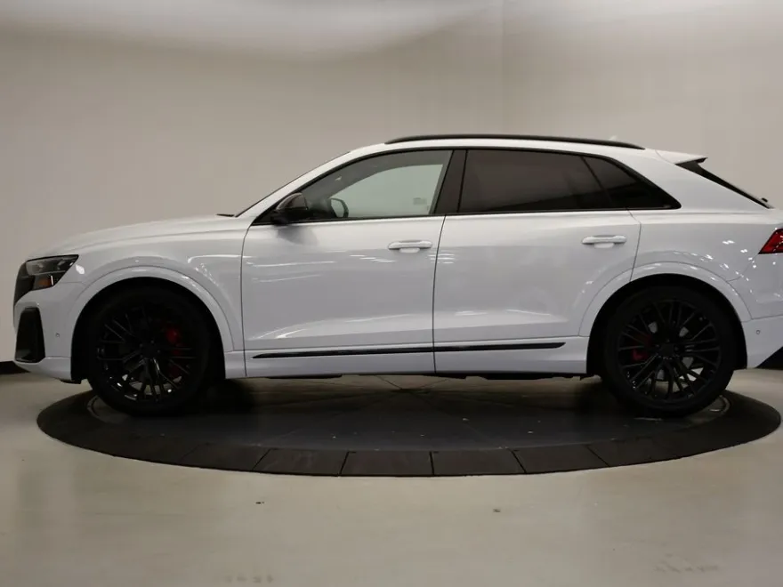 2026 Audi SQ8 Prestige photo 1