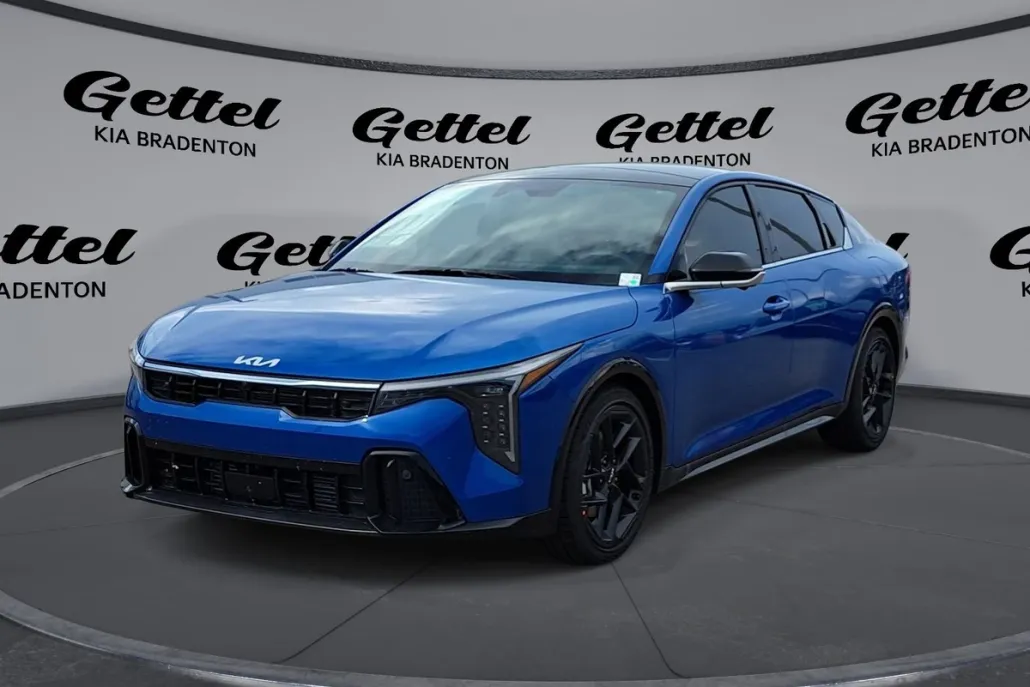 2025 Kia K4 GT-Line Turbo photo 1
