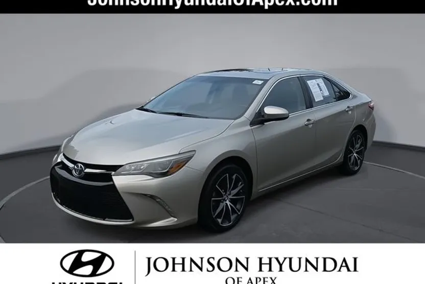2016 Toyota Camry XSE V6 photo 1