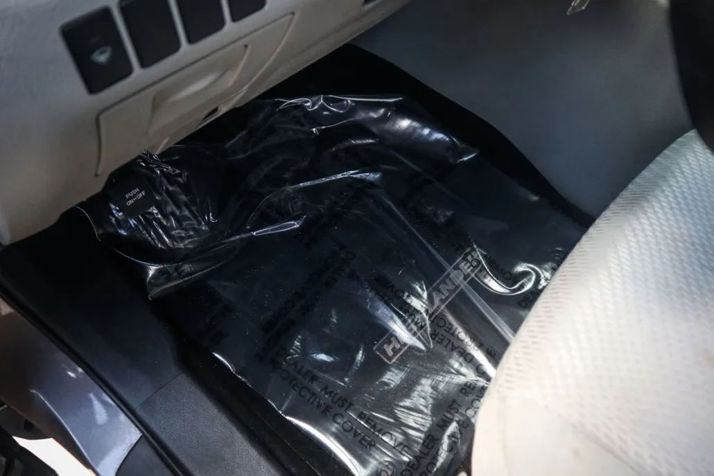 2019 Toyota Highlander LE photo 1
