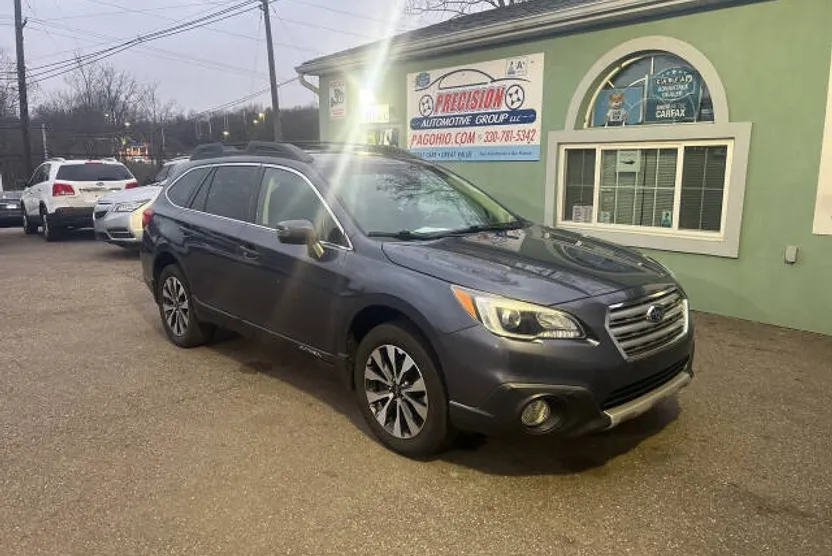 2017 Subaru Outback 2.5i Limited photo 1