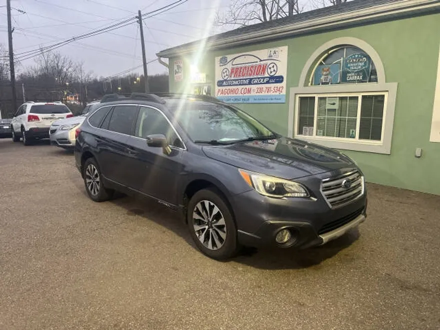 2017 Subaru Outback 2.5i Limited photo 1