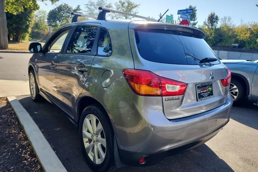 2015 Mitsubishi Outlander Sport ES photo 1