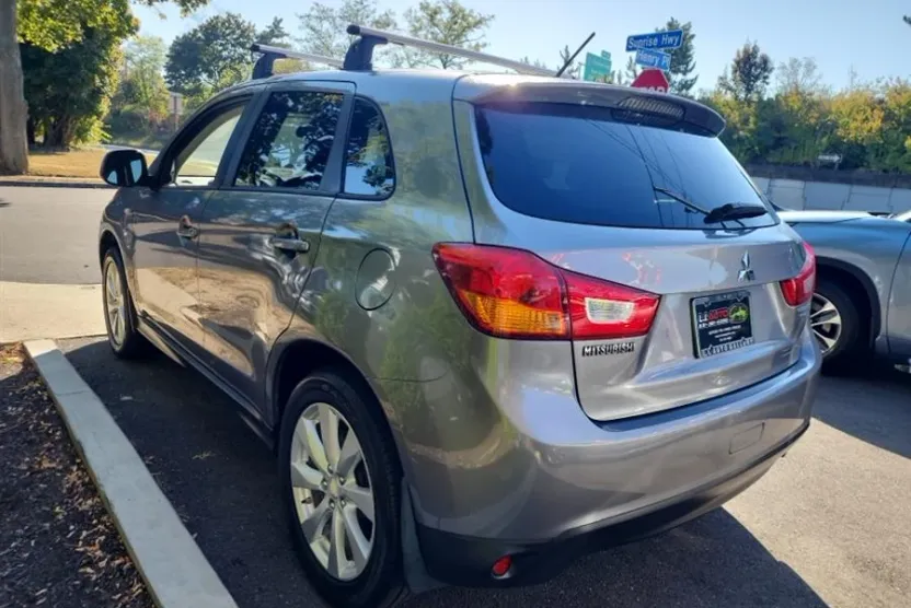 2015 Mitsubishi Outlander Sport ES photo 1
