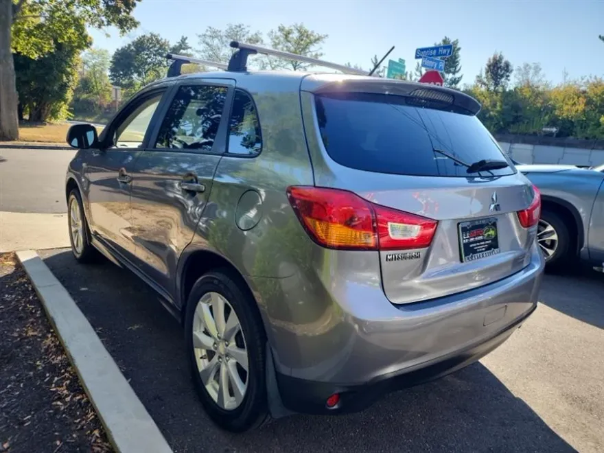 2015 Mitsubishi Outlander Sport ES photo 1