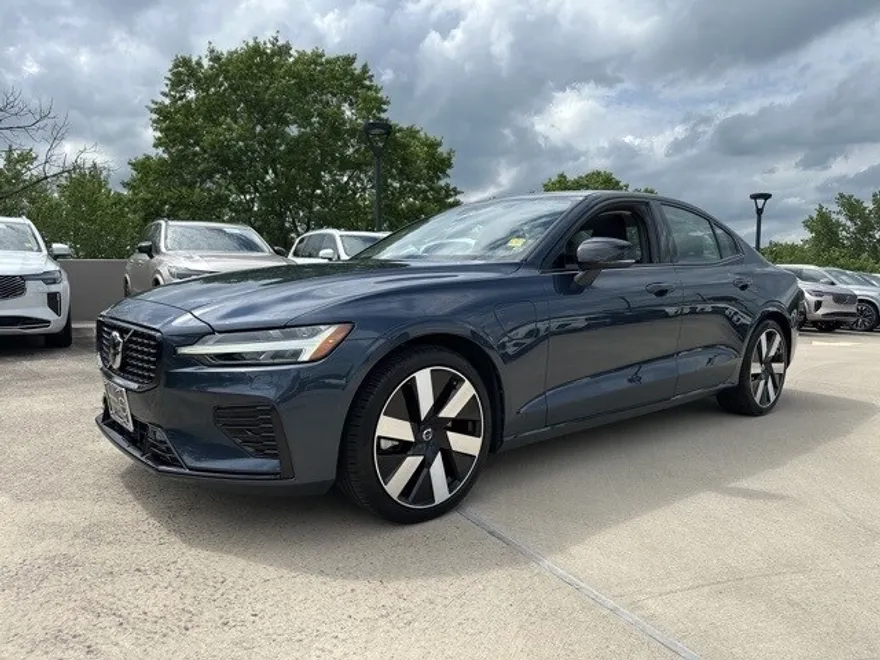 2024 Volvo S60 T8 Core photo 1