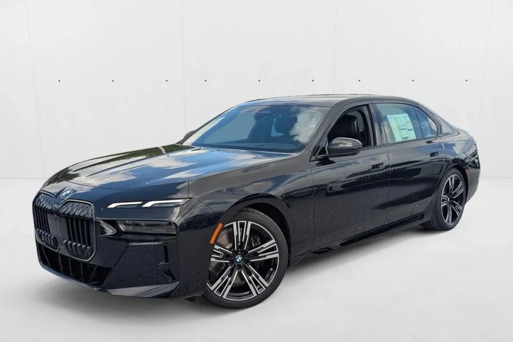 2025 Bmw 740i photo 1