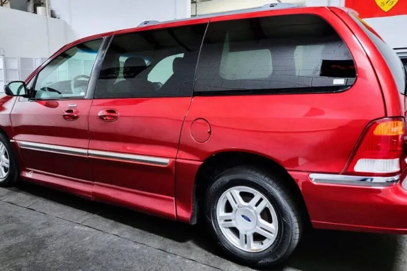 2002 Ford Windstar SE photo 1