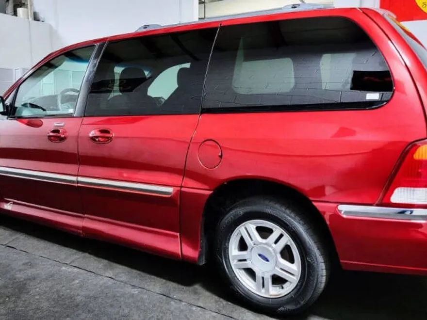 2002 Ford Windstar SE photo 1