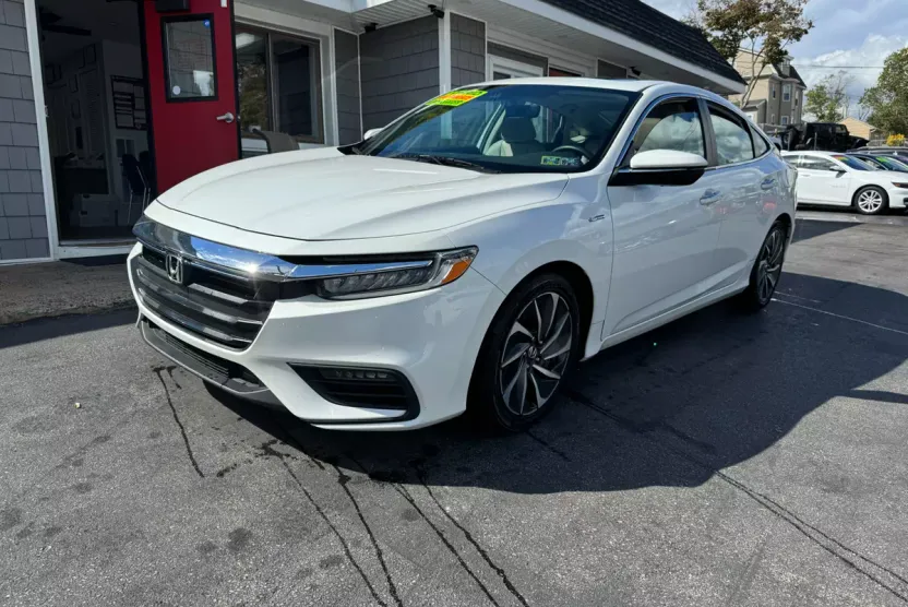 2019 Honda Insight Touring photo 1
