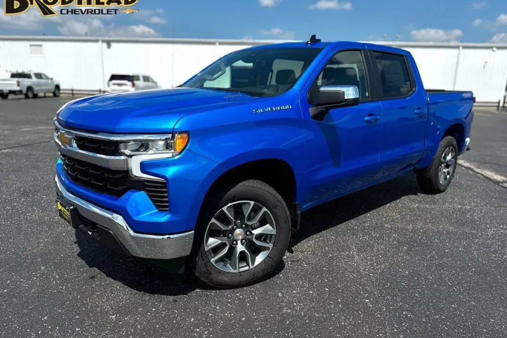 2026 Chevrolet Silverado 1500 LT photo 1