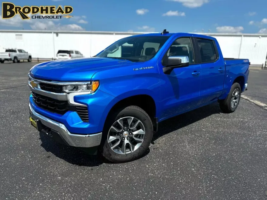 2026 Chevrolet Silverado 1500 LT photo 1
