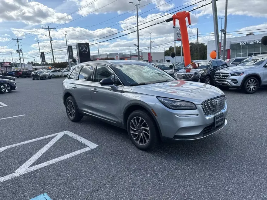 2022 Lincoln Corsair Standard photo 1