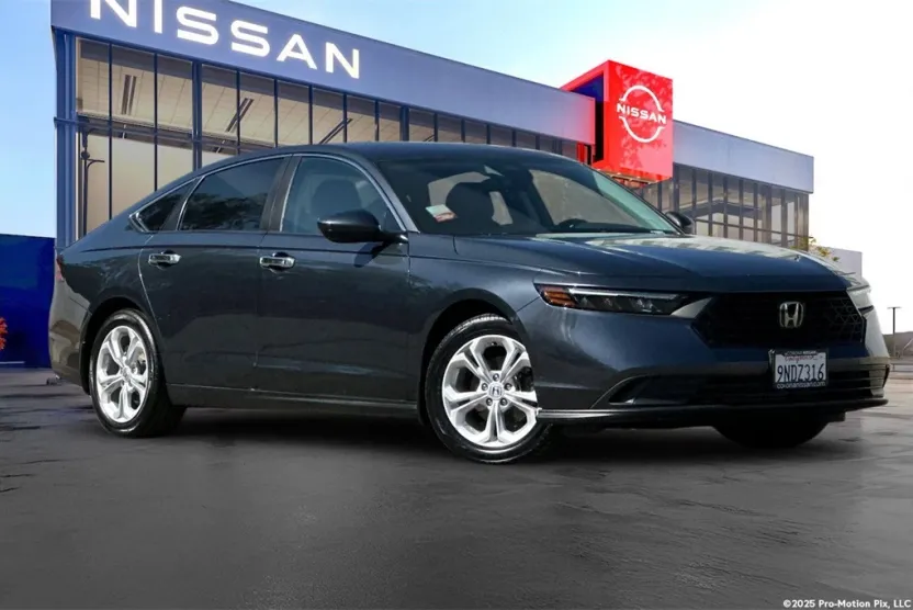 2023 Honda Accord LX photo 1