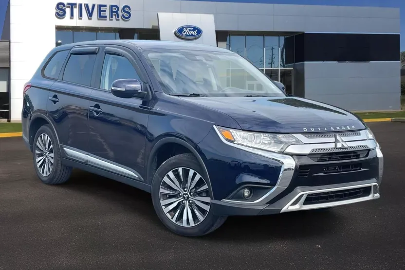 2020 Mitsubishi Outlander SE photo 1