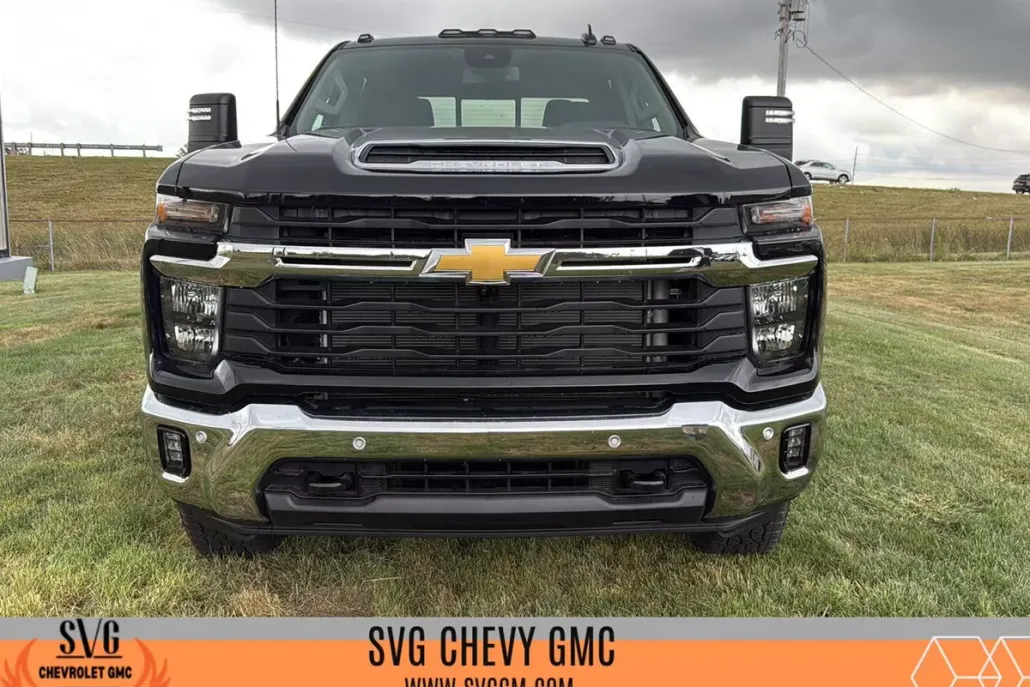 2025 Chevrolet Silverado 2500HD LT photo 1