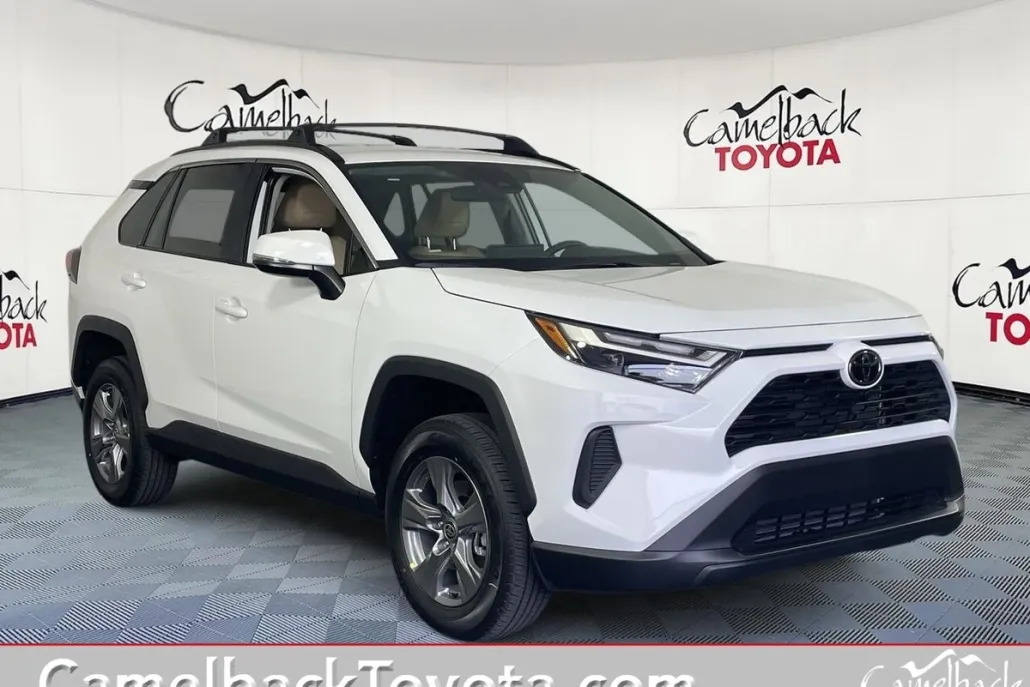 2025 Toyota RAV4 XLE photo 1