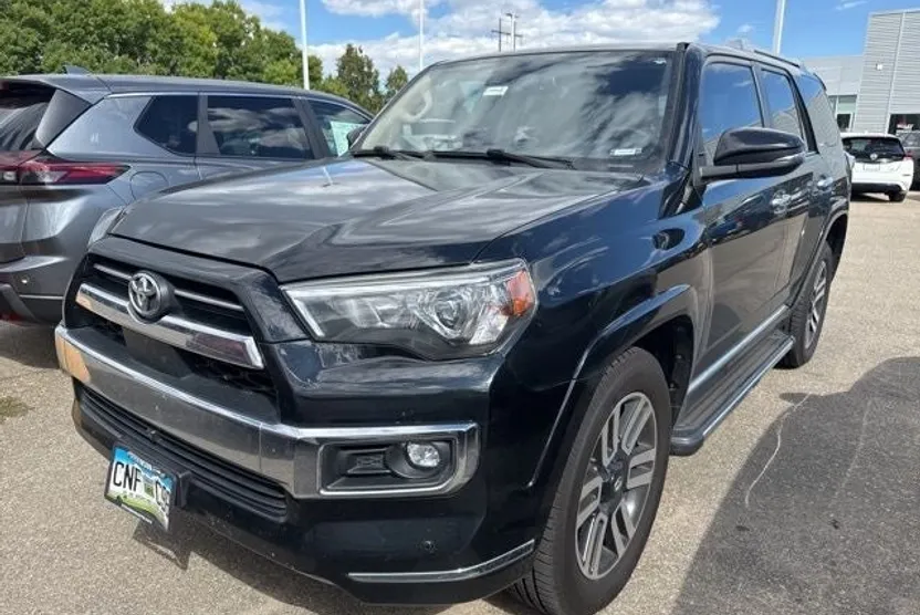 2022 Toyota 4Runner Limited photo 1