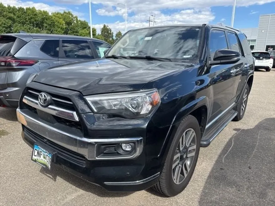 2022 Toyota 4Runner Limited photo 1