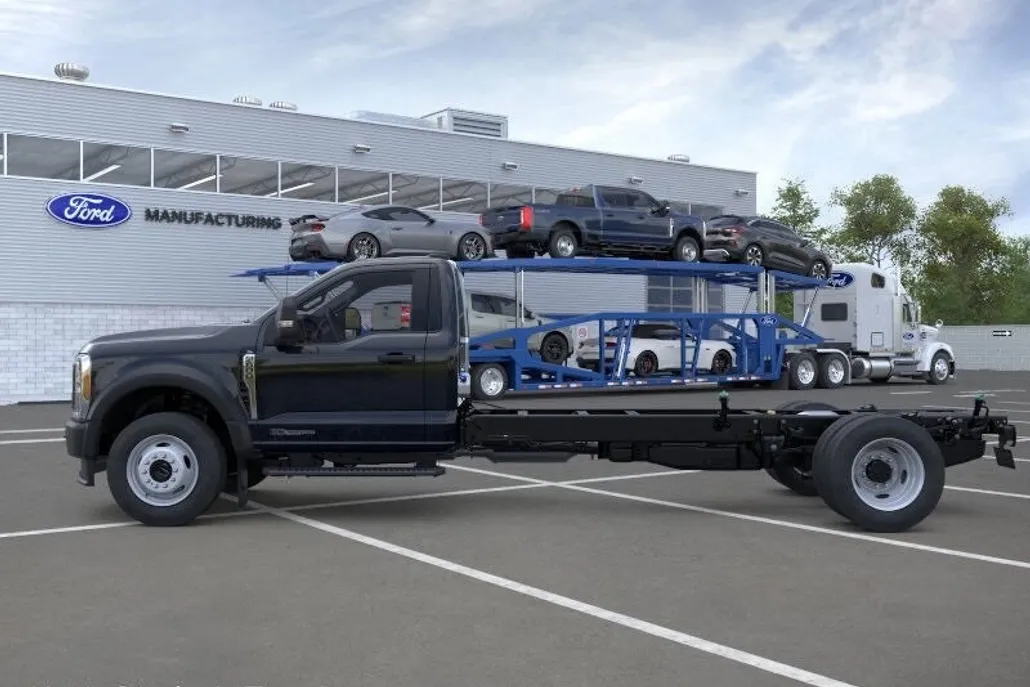 2026 Ford F-600 photo 1