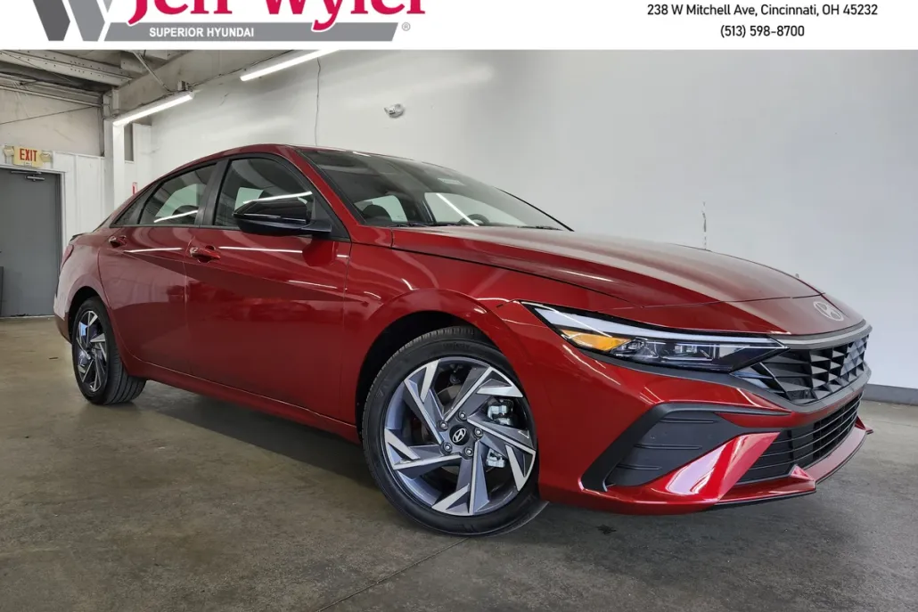 2025 Hyundai Elantra SEL Sport photo 1