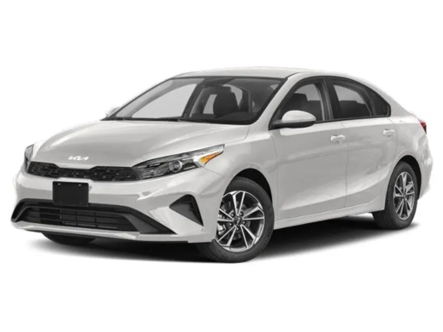 2023 Kia Forte LXS photo 1