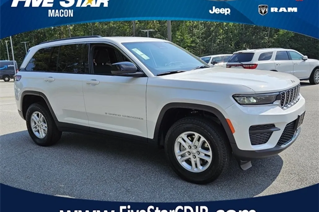 2025 Jeep Grand Cherokee Laredo photo 1