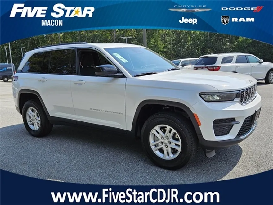2025 Jeep Grand Cherokee Laredo photo 1
