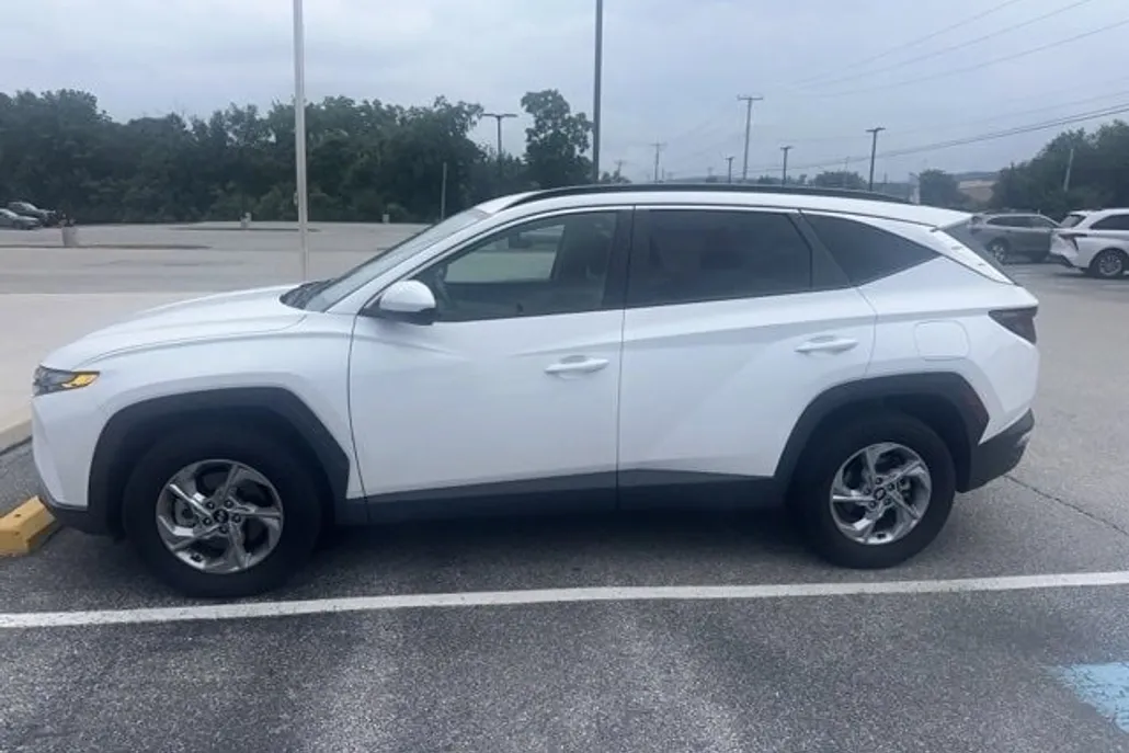 2024 Hyundai Tucson SEL photo 1
