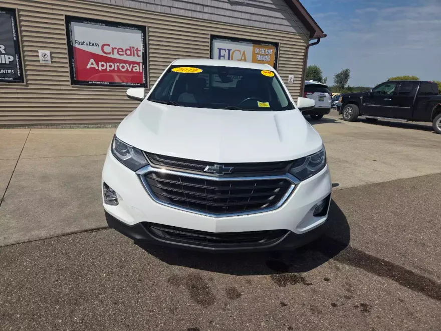 2019 Chevrolet Equinox LT photo 1