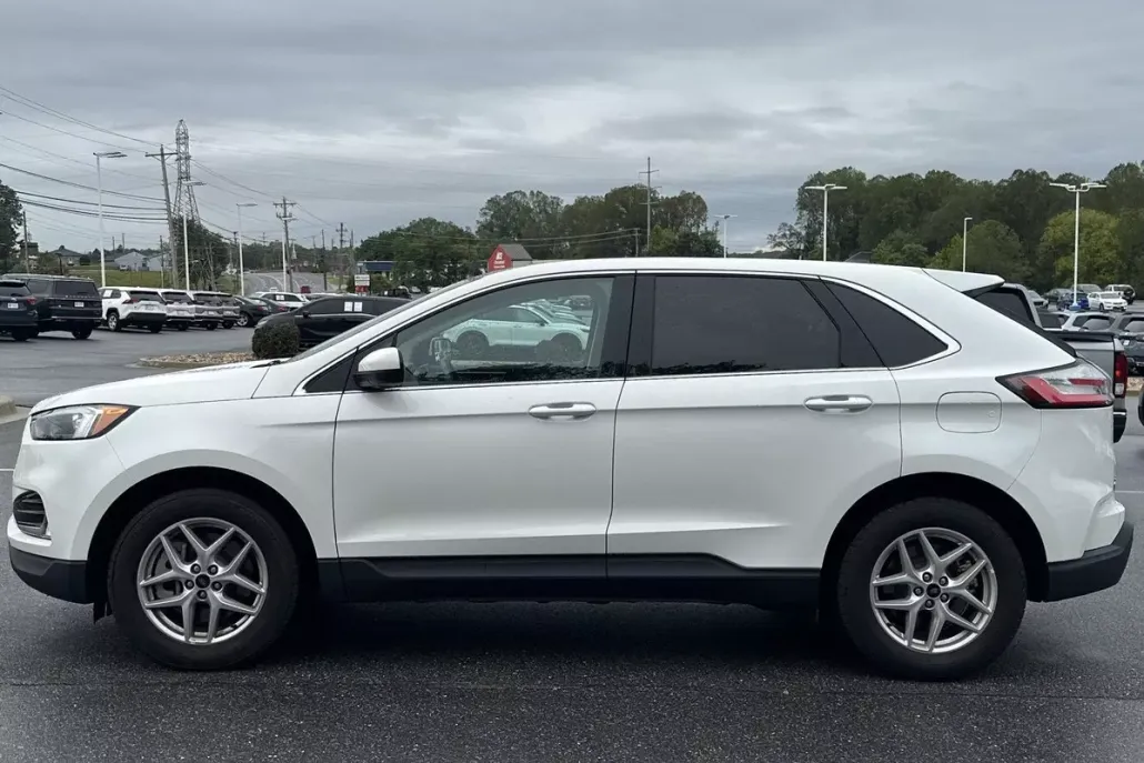 2024 Ford Edge SEL photo 1