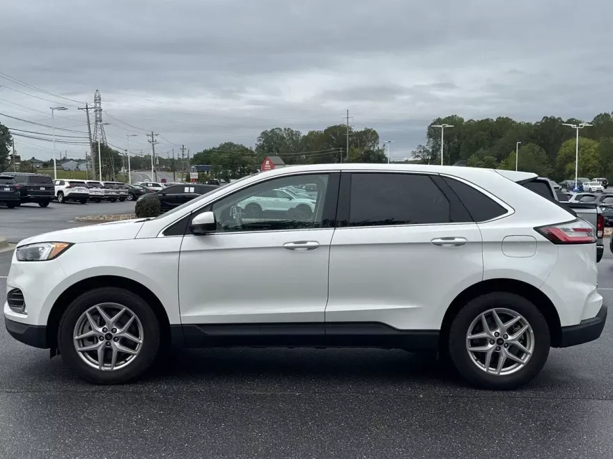 2024 Ford Edge SEL photo 1