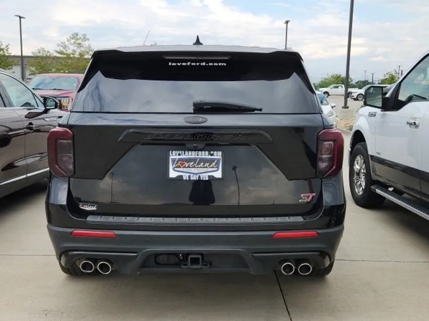 2021 Ford Explorer ST photo 1