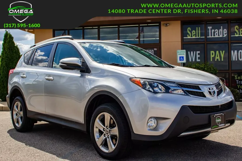 2015 Toyota RAV4 XLE photo 1