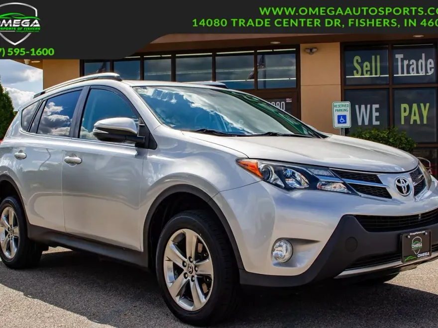 2015 Toyota RAV4 XLE photo 1