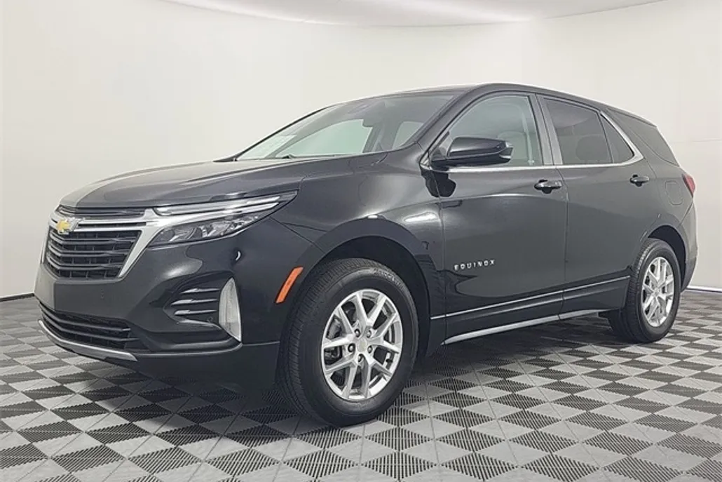 2022 Chevrolet Equinox LT photo 1