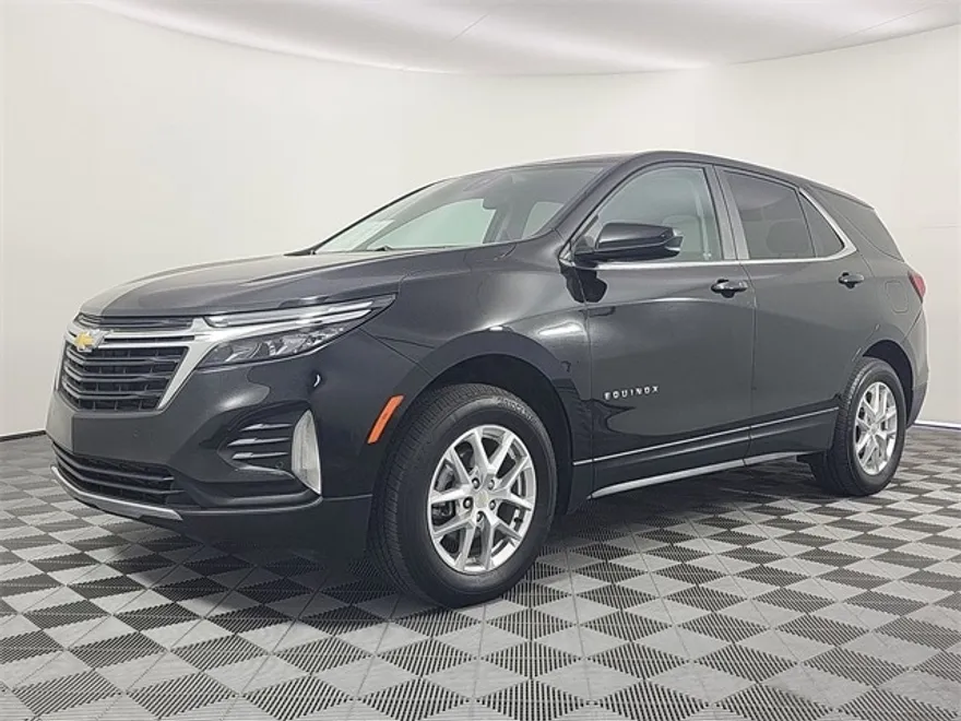 2022 Chevrolet Equinox LT photo 1